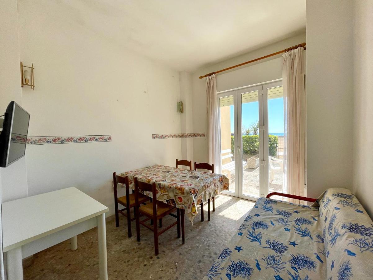 Villa Fronte Mare-Carraro Immobiliare Jesolo - Family Apartments Exterior photo