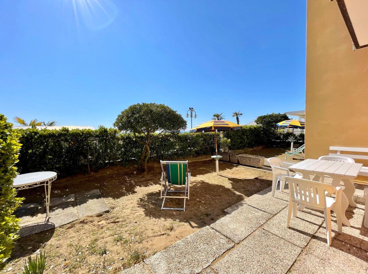Villa Fronte Mare-Carraro Immobiliare Jesolo - Family Apartments Exterior photo