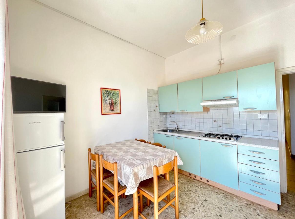 Villa Fronte Mare-Carraro Immobiliare Jesolo - Family Apartments Exterior photo