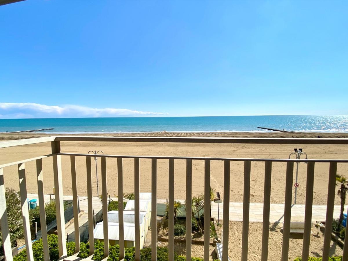 Villa Fronte Mare-Carraro Immobiliare Jesolo - Family Apartments Exterior photo