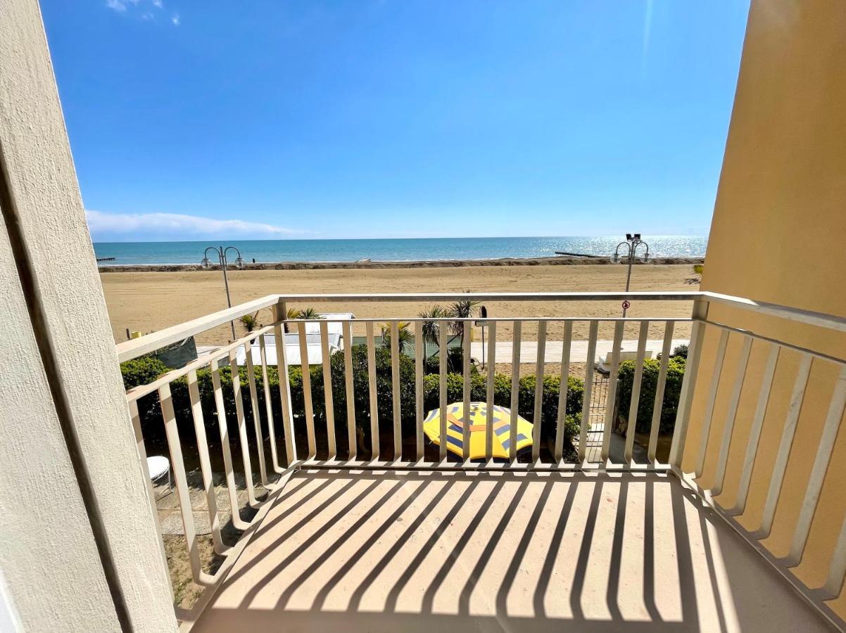 Villa Fronte Mare-Carraro Immobiliare Jesolo - Family Apartments Exterior photo